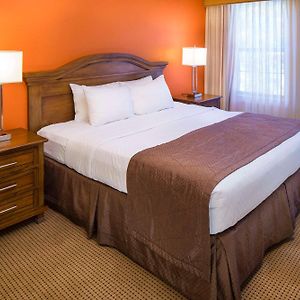 1 BEDROOM 1 KING DELUXE SUITE SOFABED